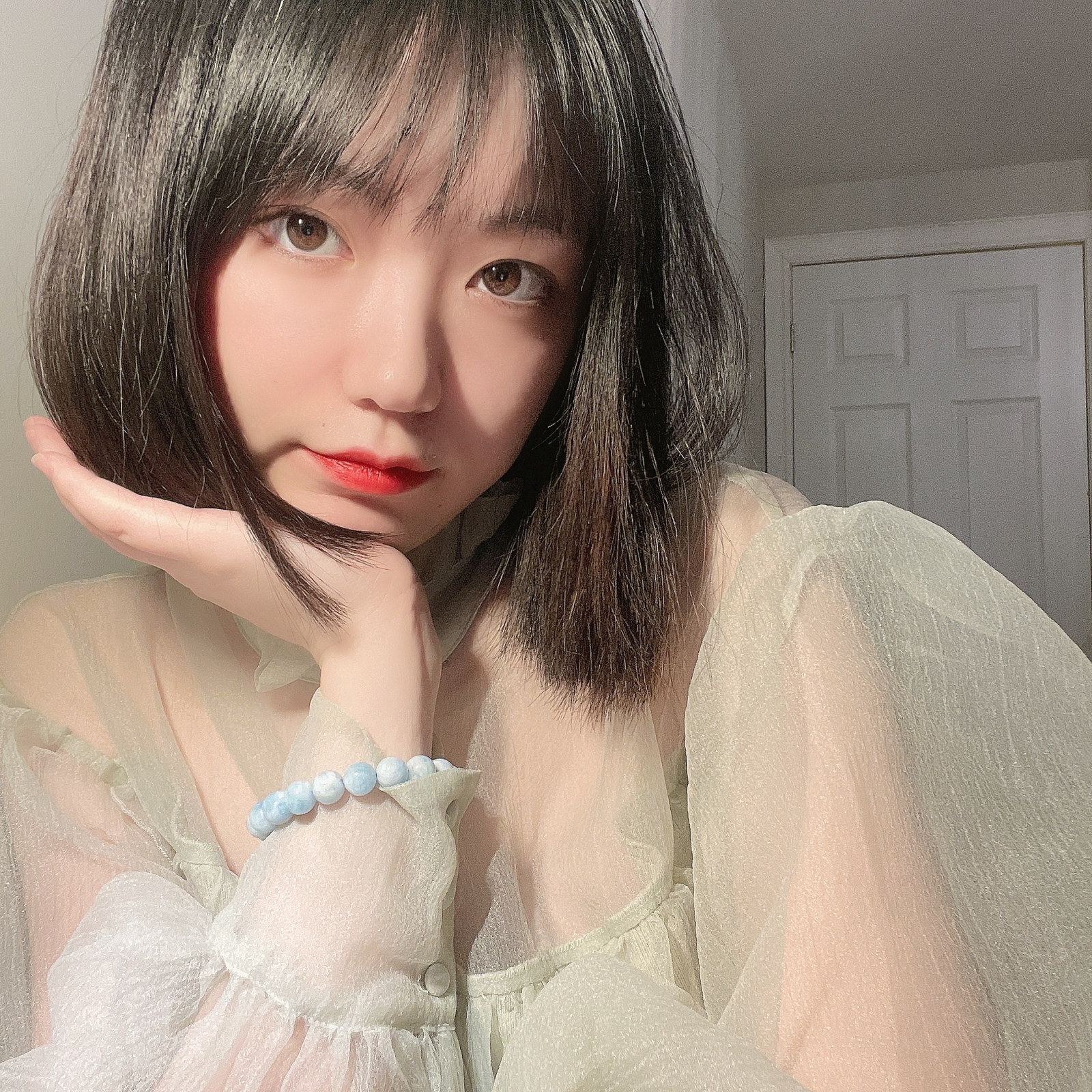 美女头像真人版_美女图片微信头像