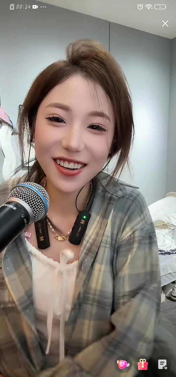 美女壁纸图片2025最新款_美女壁纸