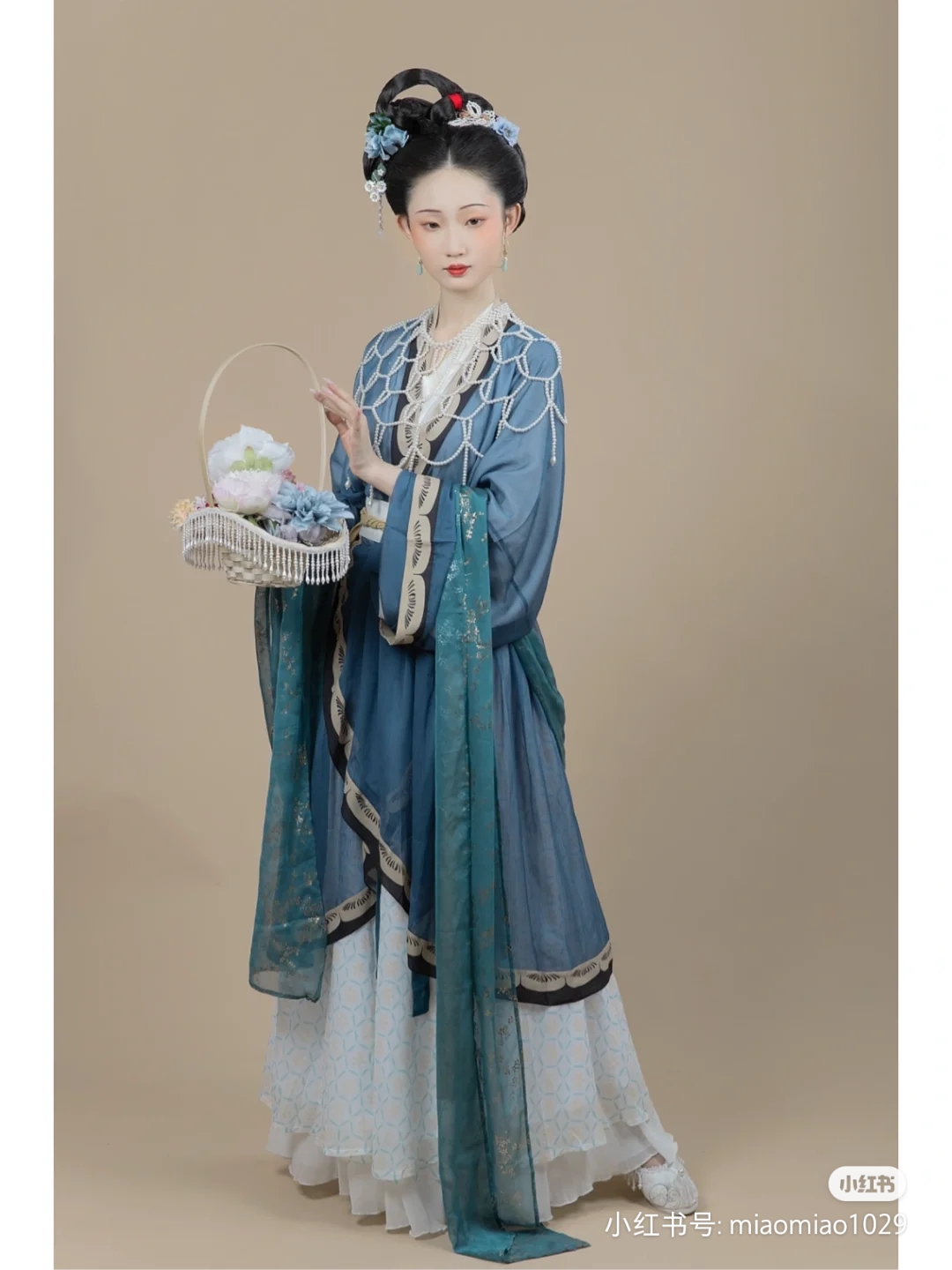 美女壁纸手机壁纸图片身材养眼_美女壁纸锁屏
