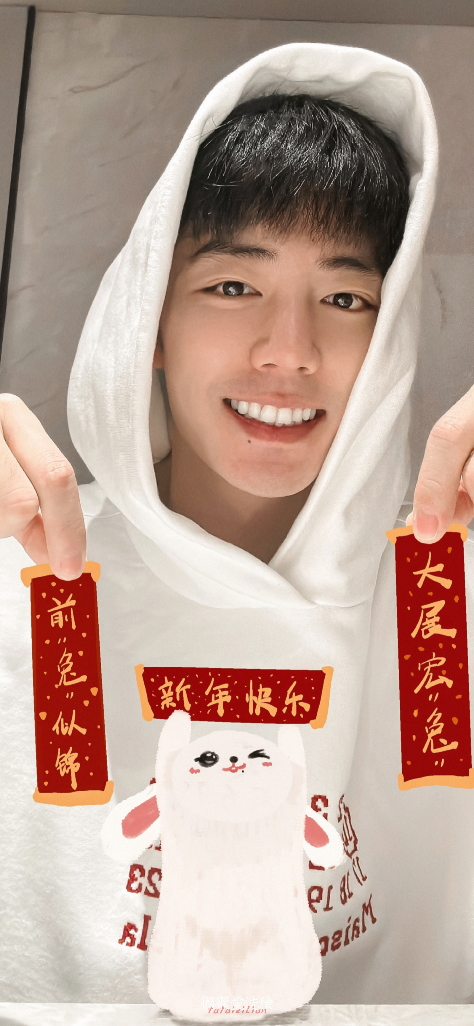 美女照片手机挡脸头像_美女图片微信头像