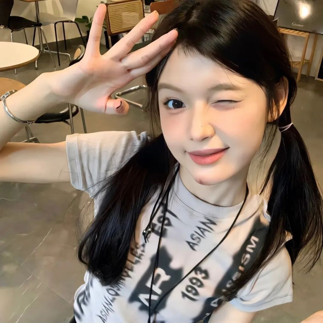 美女照片头像霸气_美女高雅造型
