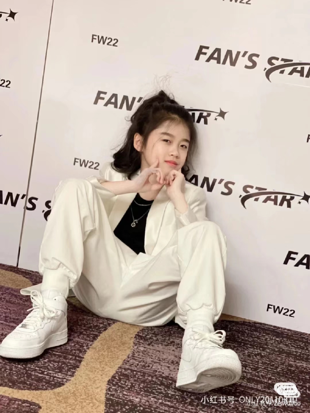 美女高雅造型_美女头像甜美