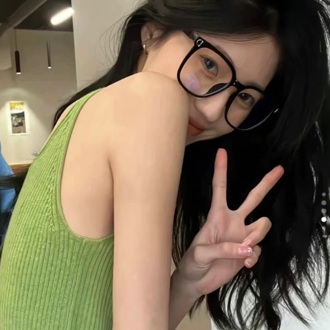 美女照片背影侧面_美女自拍