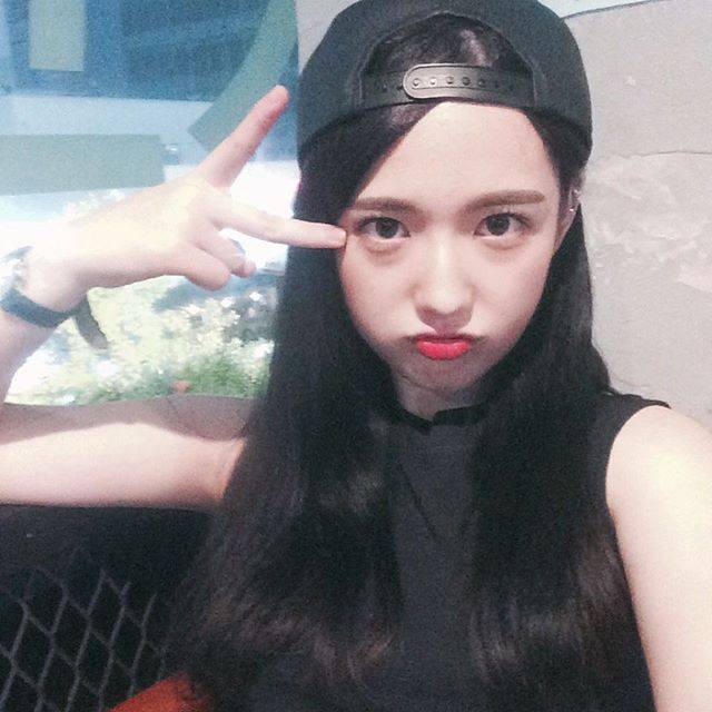 美女头像ins_美女头像真人头像高冷