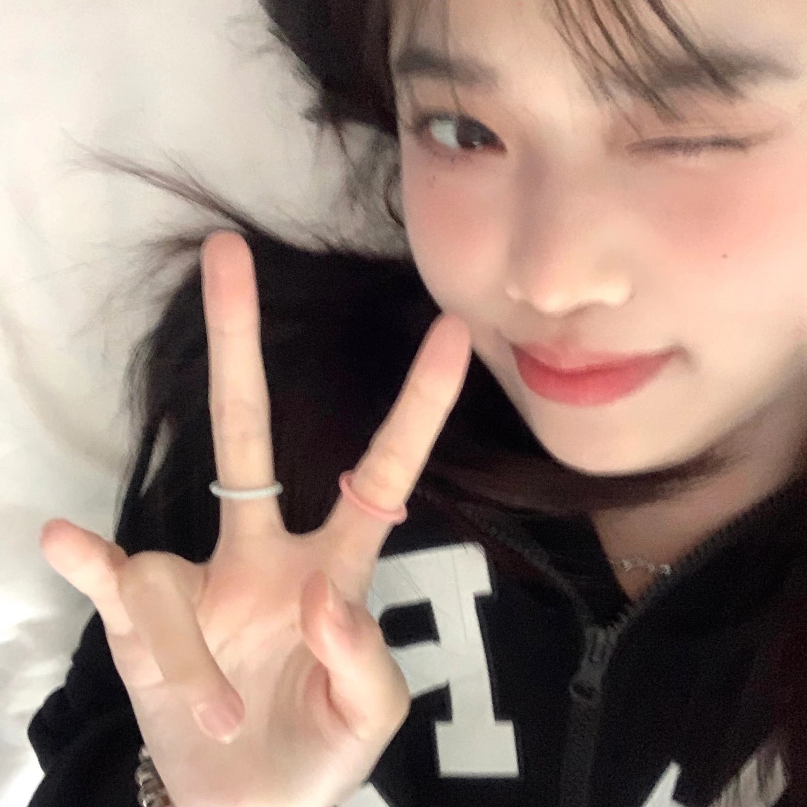 美女图片微信头像真人背影_美女图片微信头像侧脸