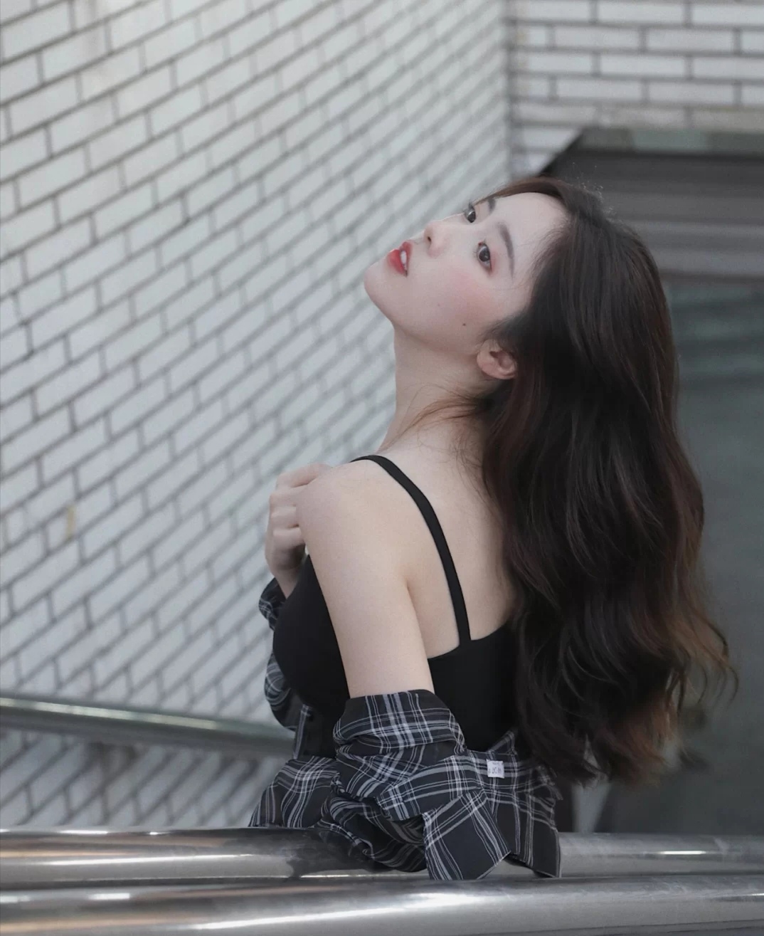 美女图片微信头像侧脸_美女壁纸手机壁纸