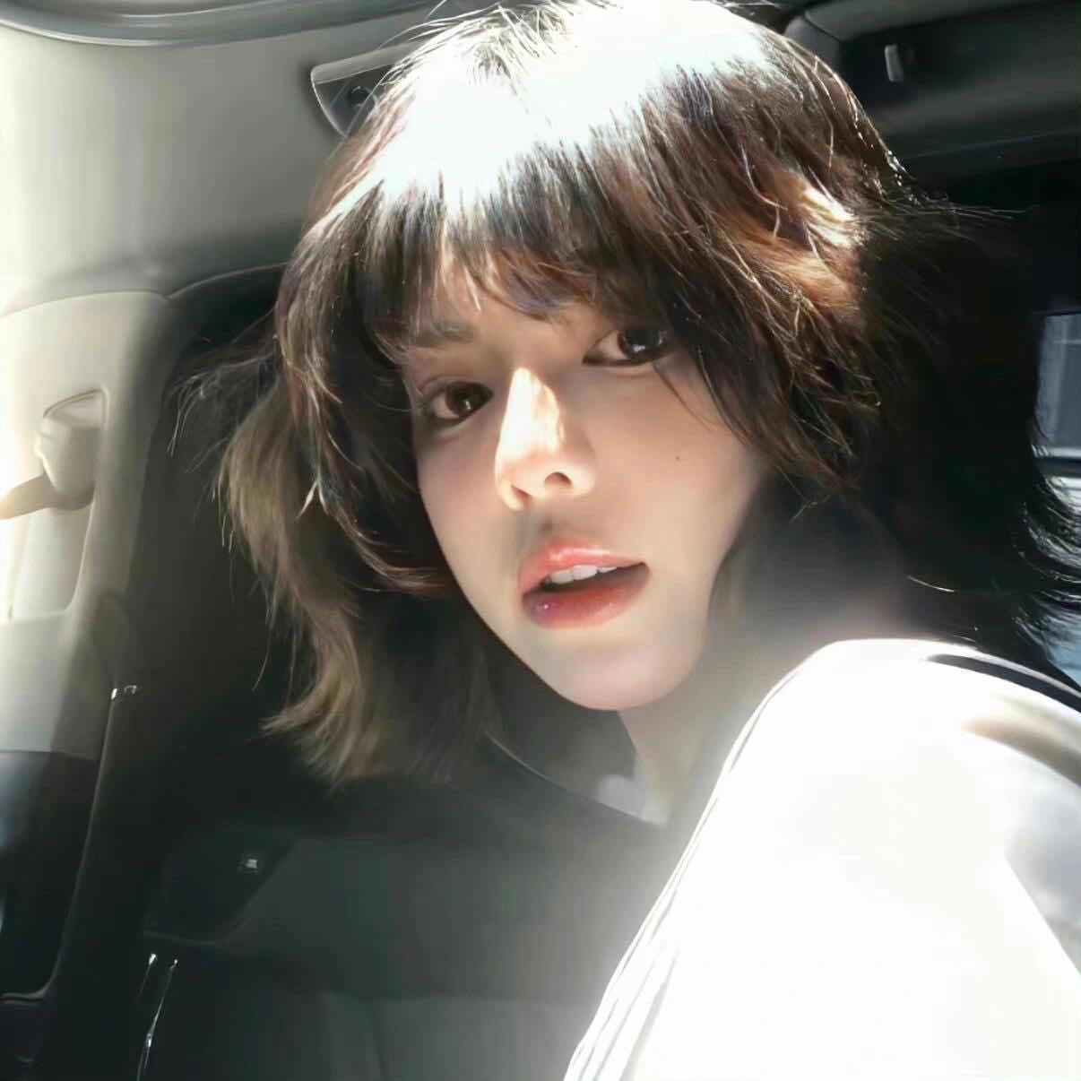 美女壁纸_美女头像真人