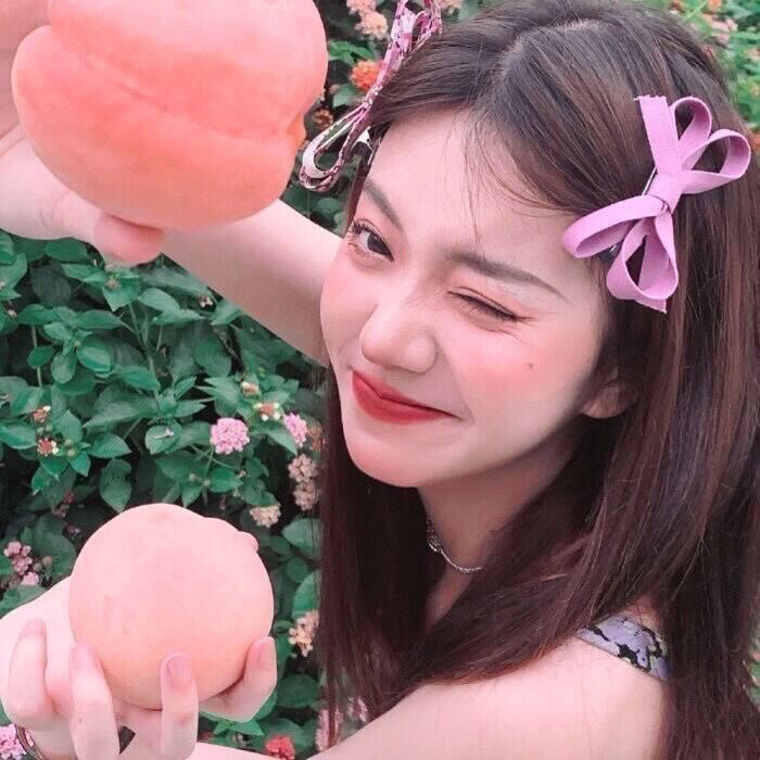 美女照片真人图片背面_美女头像甜美