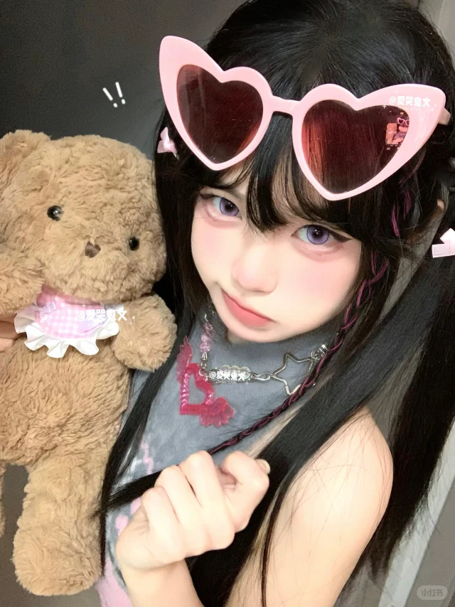 美女也有法令纹_美女高雅造型