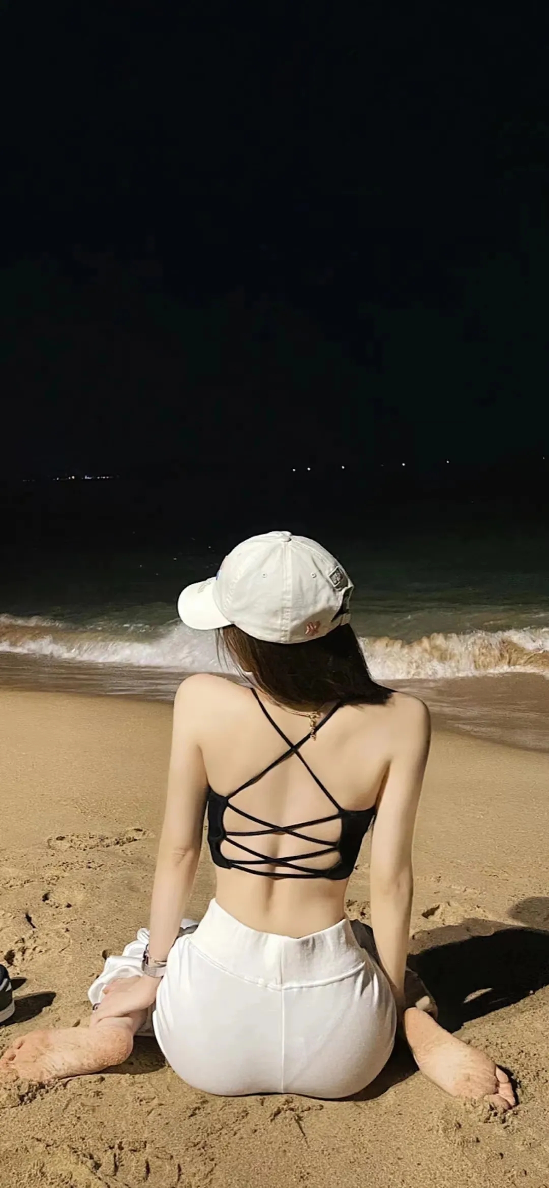 杂志海报风景简约风模板_美女照片