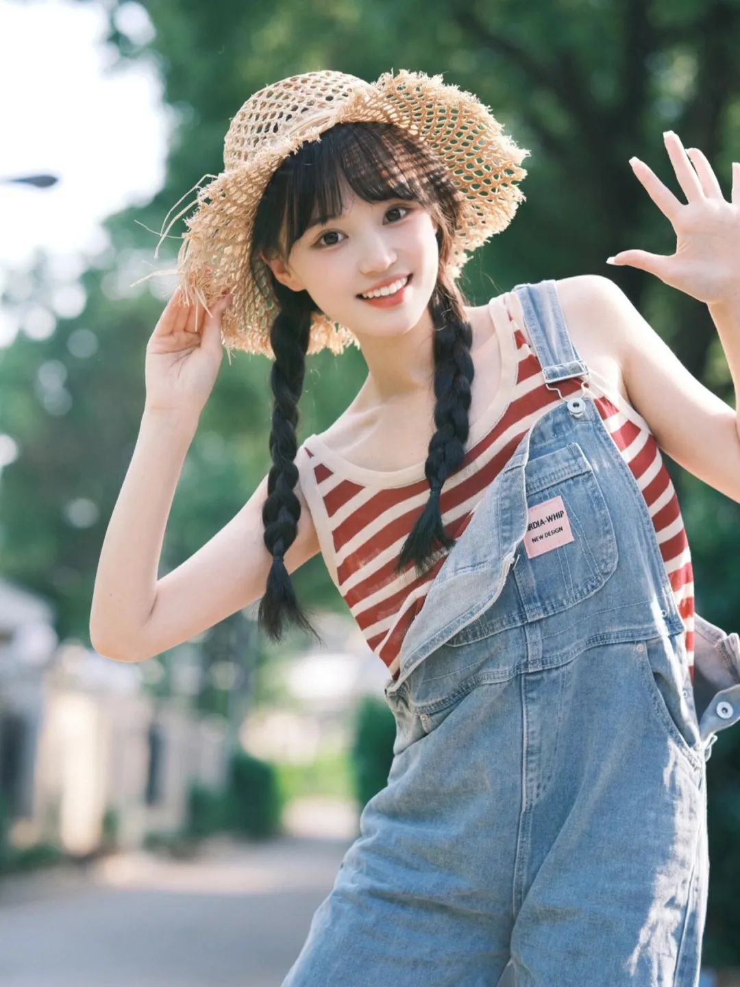 绿光森林采集别致的七小雨不梁_美女壁纸