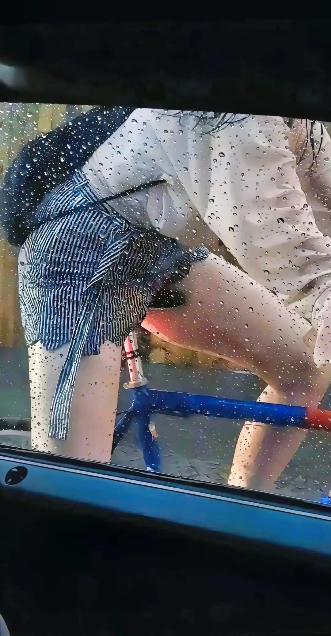 美女自拍_美女高雅造型