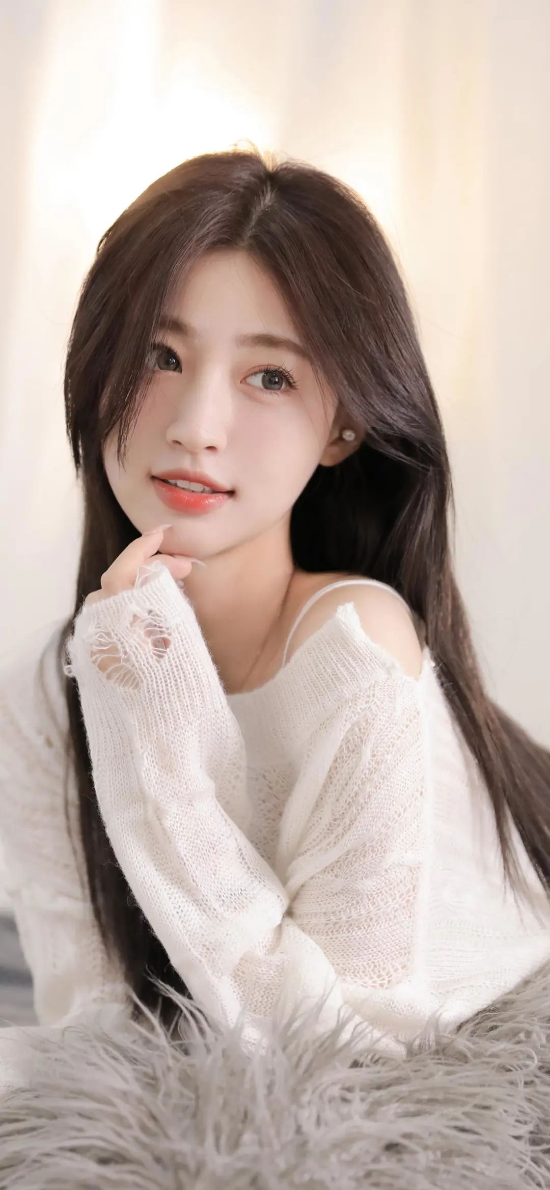 植物系列写实蓝天下花海与人图片_美女壁纸1080x1920电脑