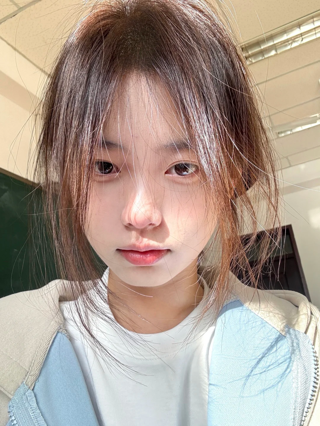 晒照相册时尚简约竖版视频_美女头像图片