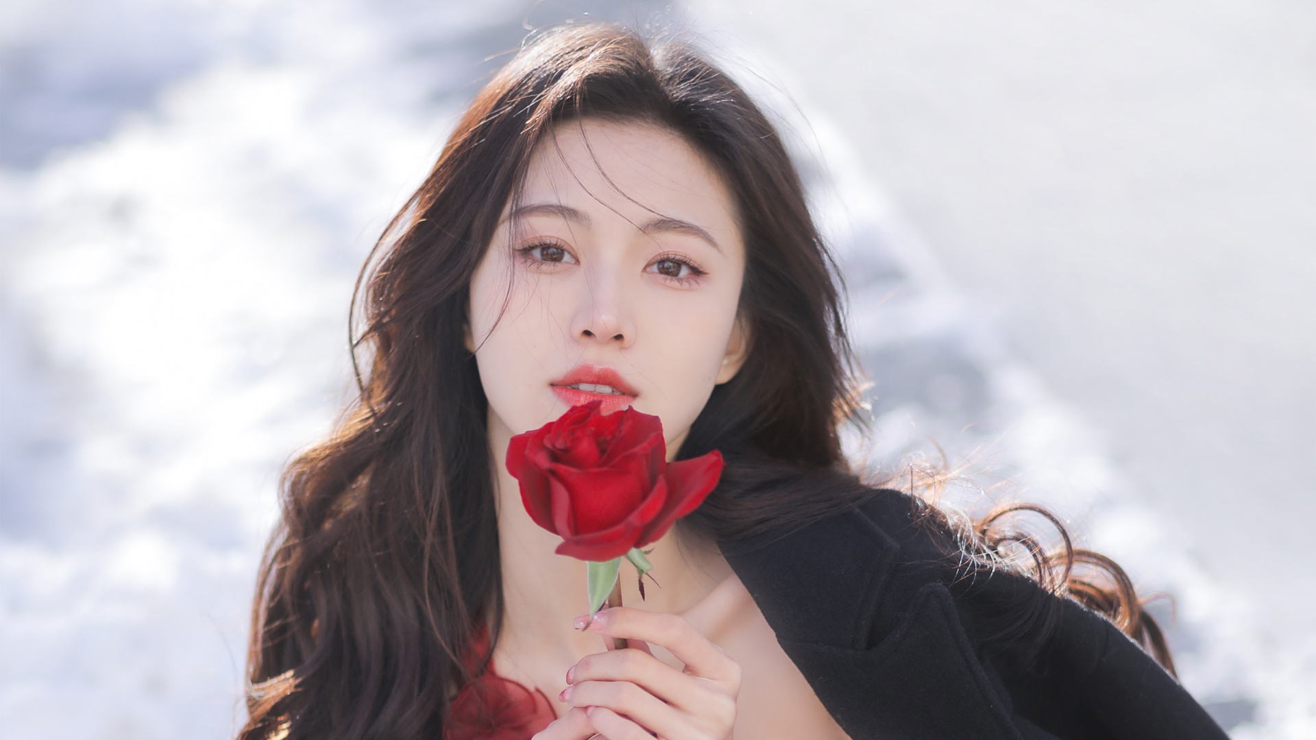 动漫美女壁纸背景_美女头像真人