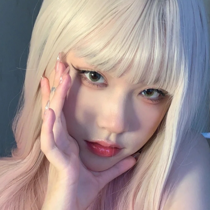 美女照片真人图片背面_美女时尚街拍