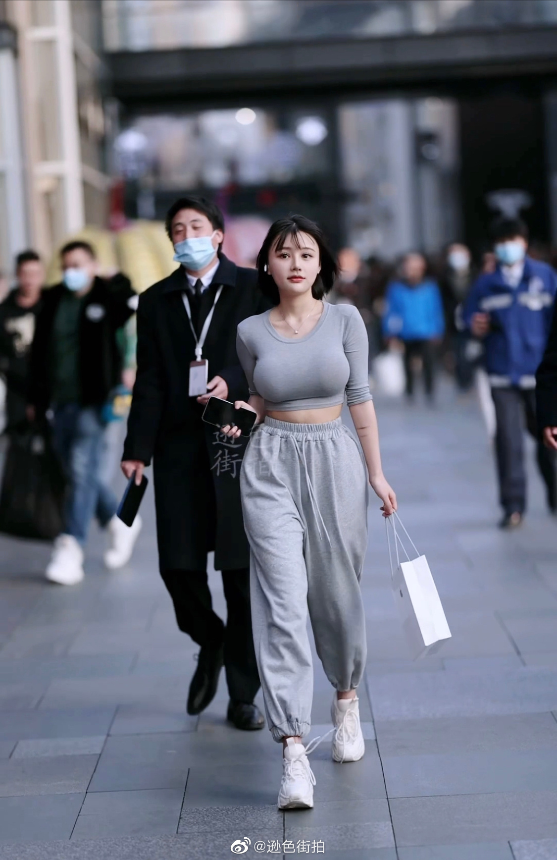 广场舞届的时尚巨头街拍大片小红书_美女壁纸手机壁纸