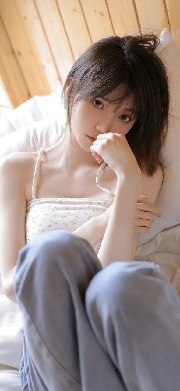 美女壁纸女_美女高雅造型