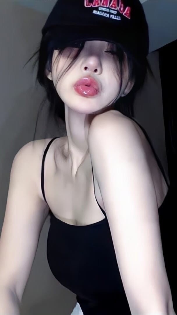美女图片微信头像侧面_美女时尚街拍