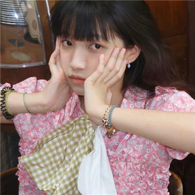 微信头像简约排版人物_美女图片微信头像真人背影