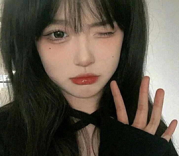 美女自拍旅游头像_美女时尚街拍
