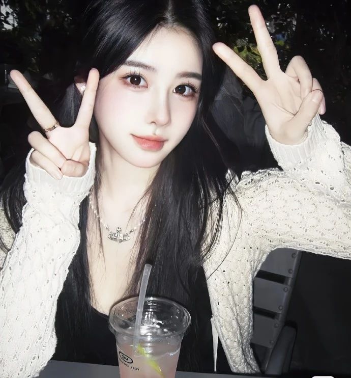 美女照片性格_美女照片游泳卡通