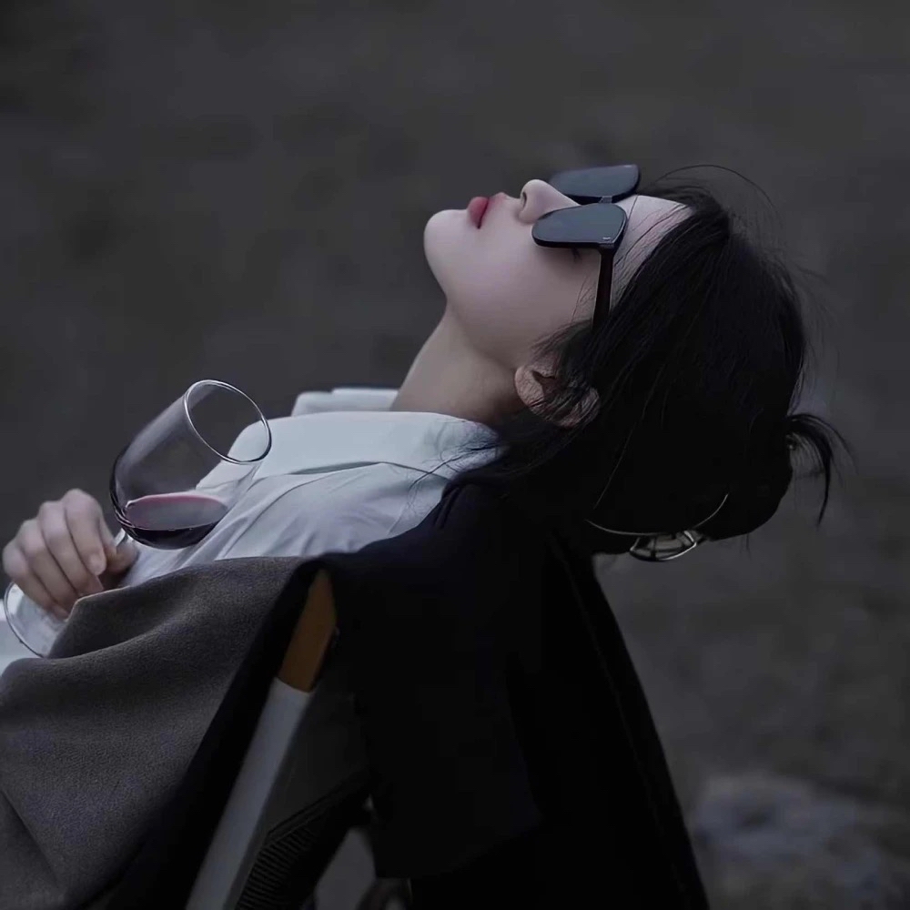 【桃视频】毒舌巨乳鄰居美女壁纸手机壁纸图片身材养眼