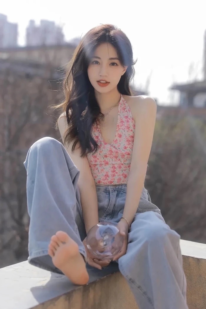 这个警察不用枪粤语版美女照片头像真人图片
