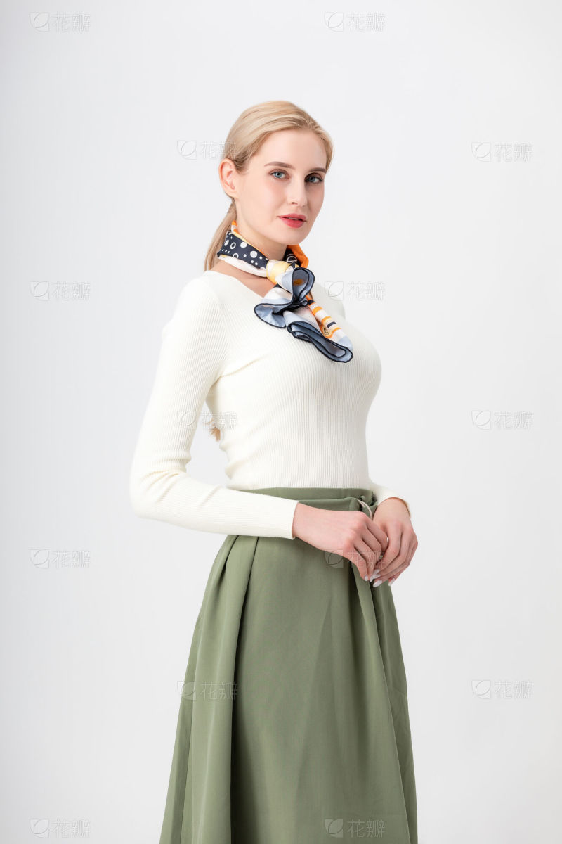关注时尚关注搭配关注教你完美搭配欧美摄影街拍时尚短发_美女头像真人可爱
