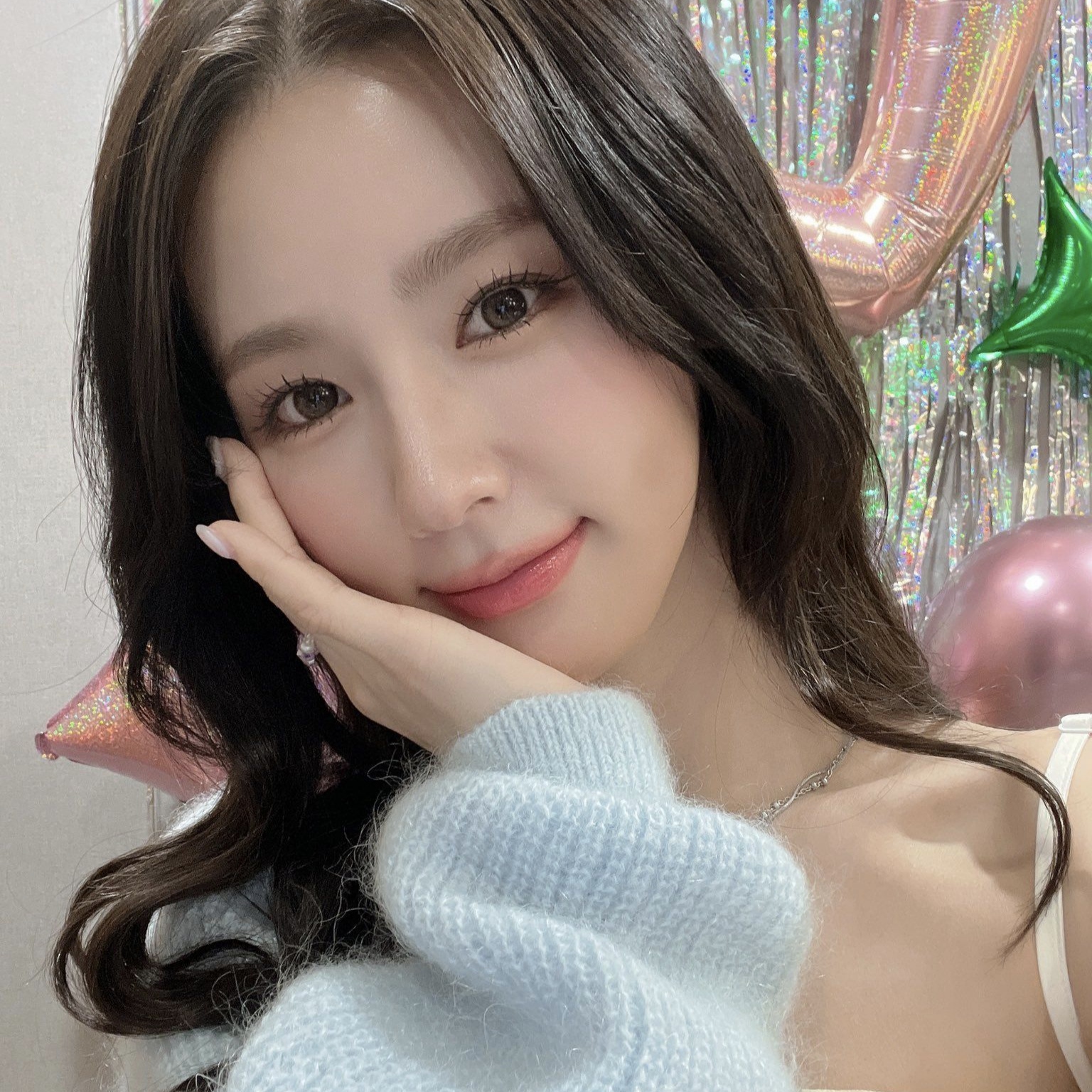 这个妈咪有点凶美女壁纸手机壁纸