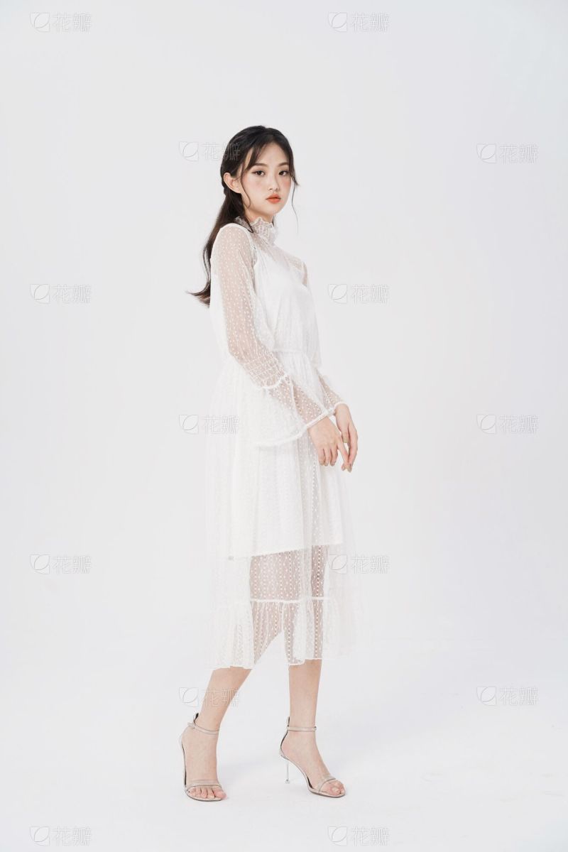 国潮妆容彩妆眼妆唇妆护肤美妆美女微笑笑容模特医美女装酷流行时尚珠宝高清照片摄影身材彩妆写真大片意境优雅高级色彩整容素材海报人物美容网红护肤性感小清新女模美背复古甜美性冷淡造型法式港风发型欧美写真仙气_美女头像真人