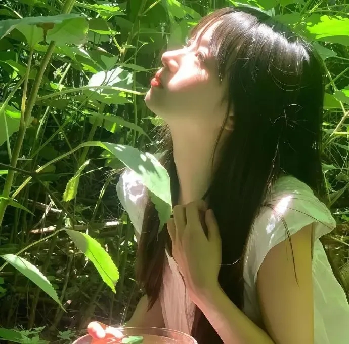 麦麦_美女照片游泳写真壁纸