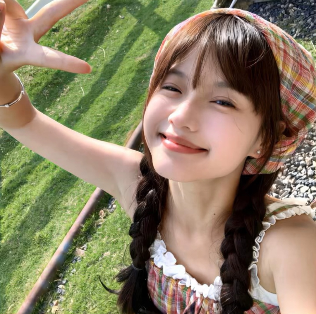 来自分享_美女高雅造型