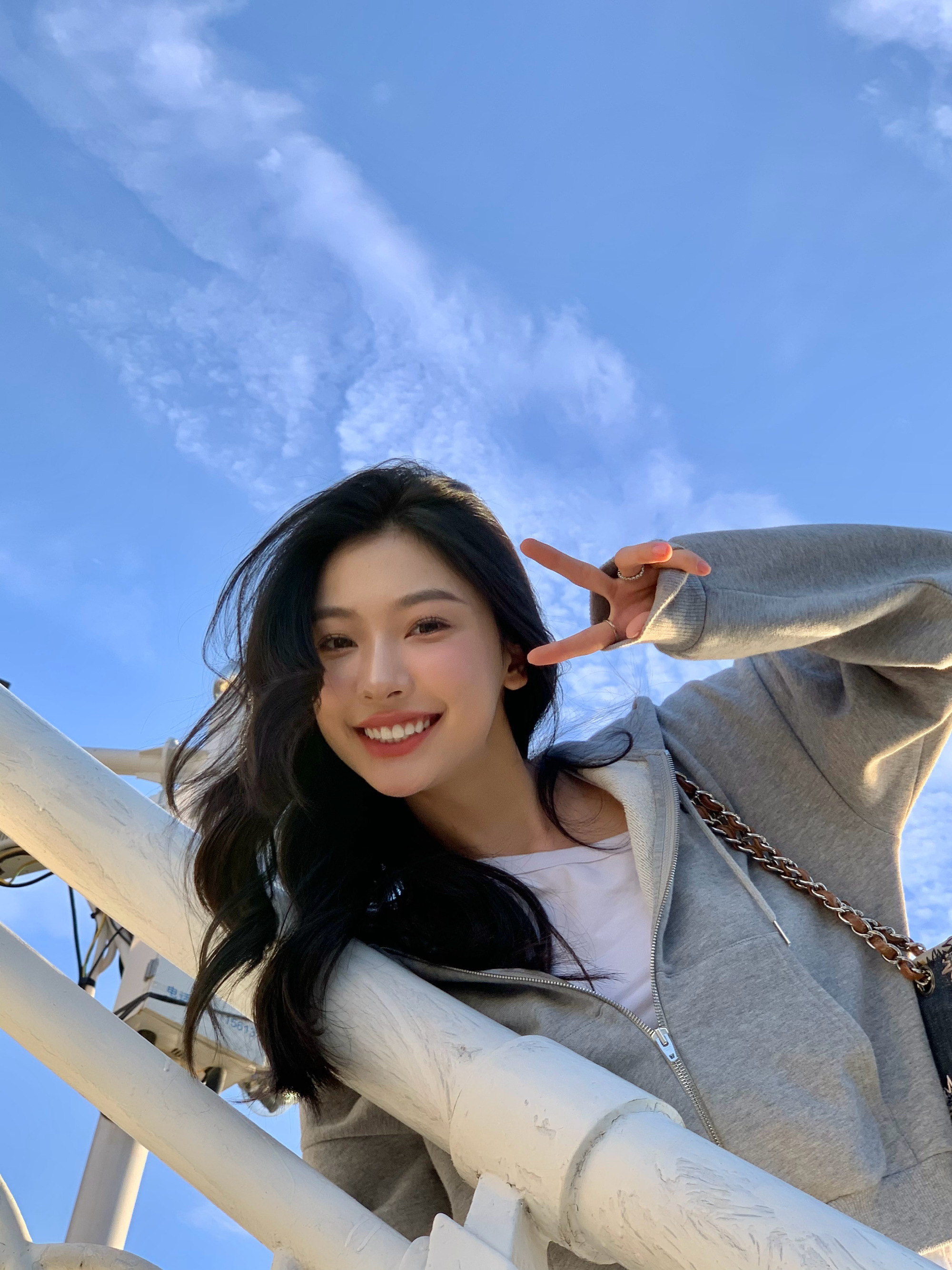 来自分享_美女图片微信头像