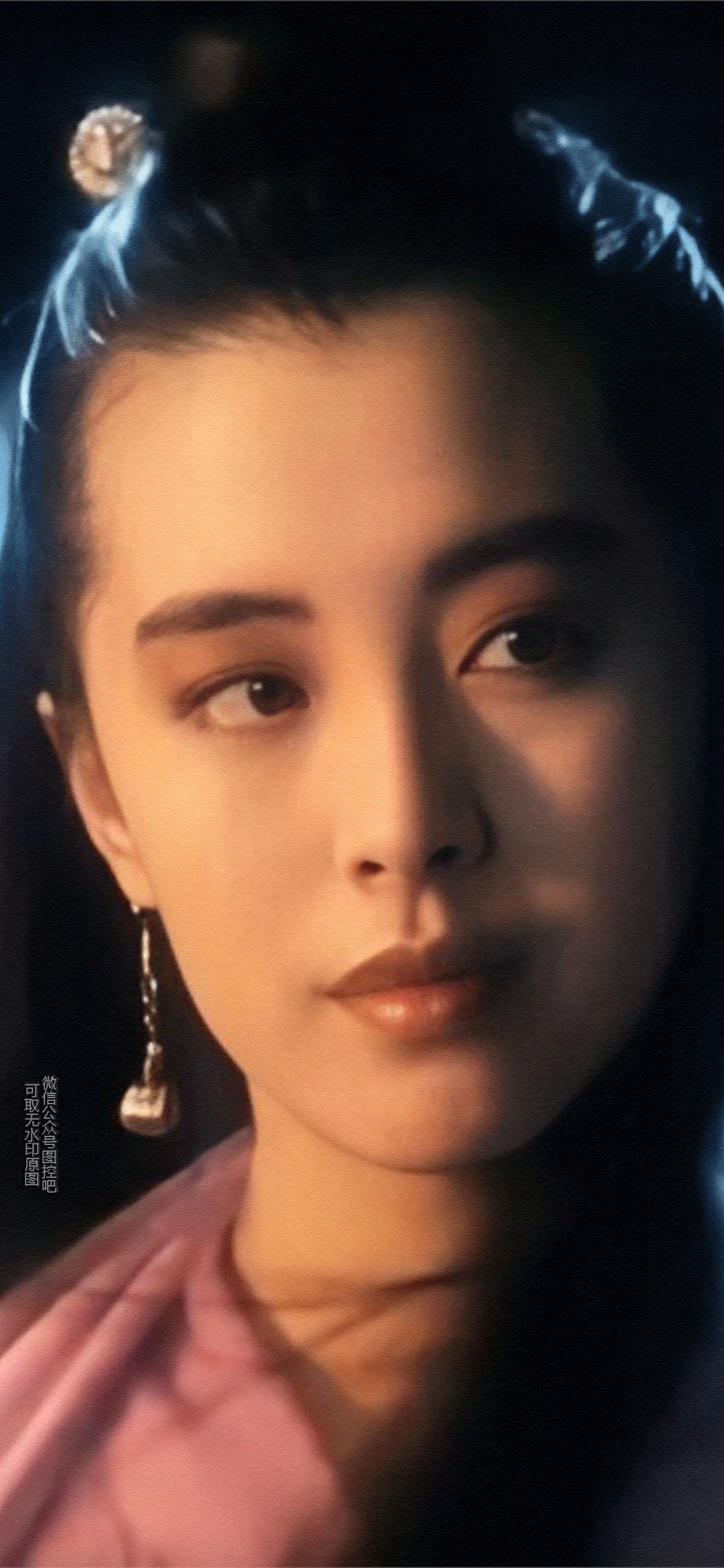 美女照片手机挡脸头像_美女照片游泳写真素材