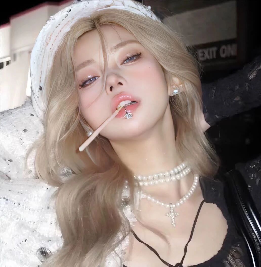海滩日落头像美女_美女高雅造型