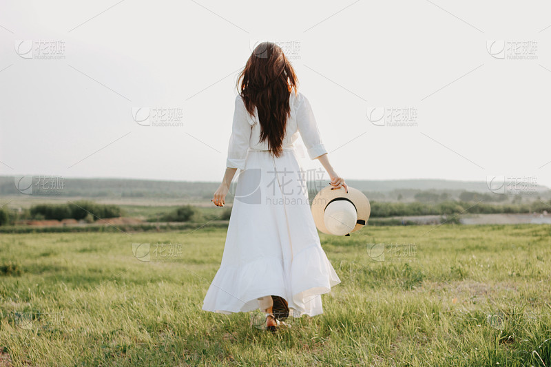 微商商务风聊天背景图手机海报_美女头像真人