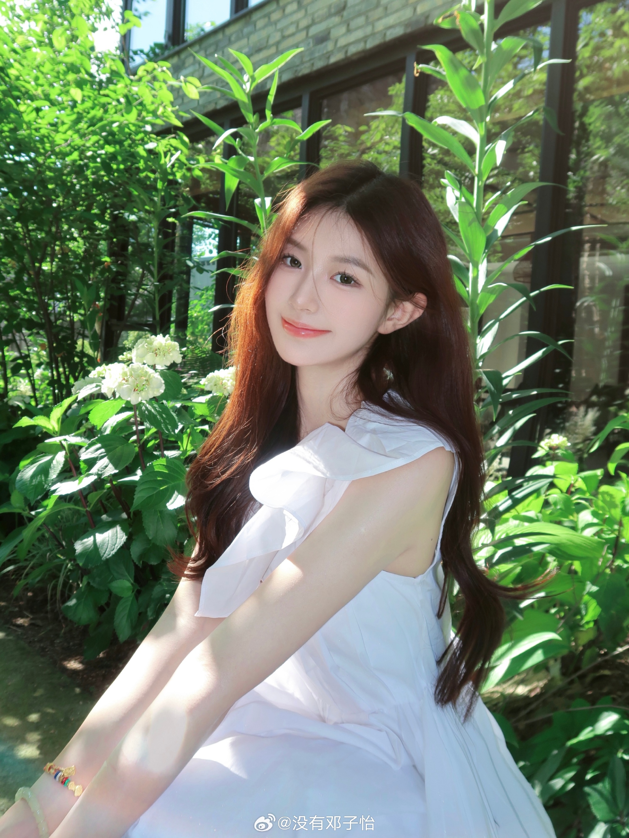 条消息你有哪些好看的美女壁纸知乎_美女头像图片