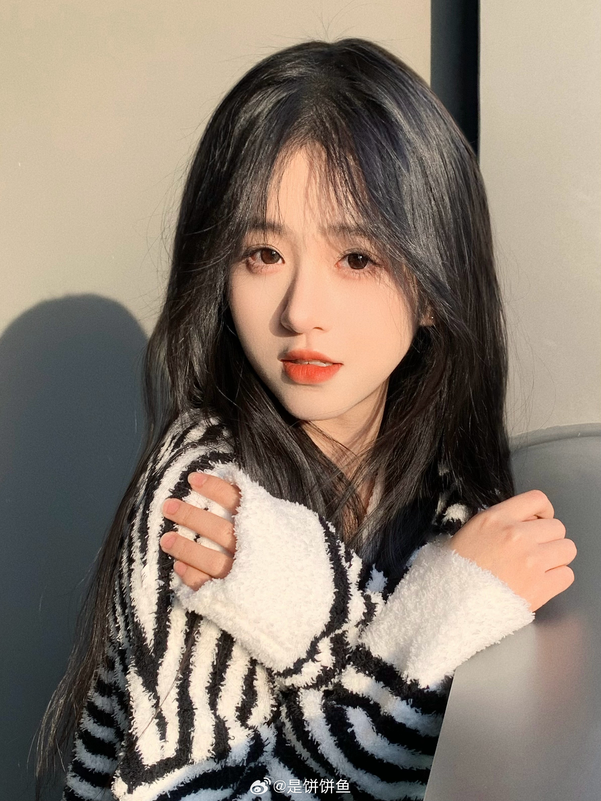 清纯女生头像小鸢来自小红书网页版_美女壁纸手机壁纸