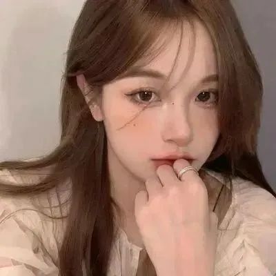 美女自拍_美女高雅造型