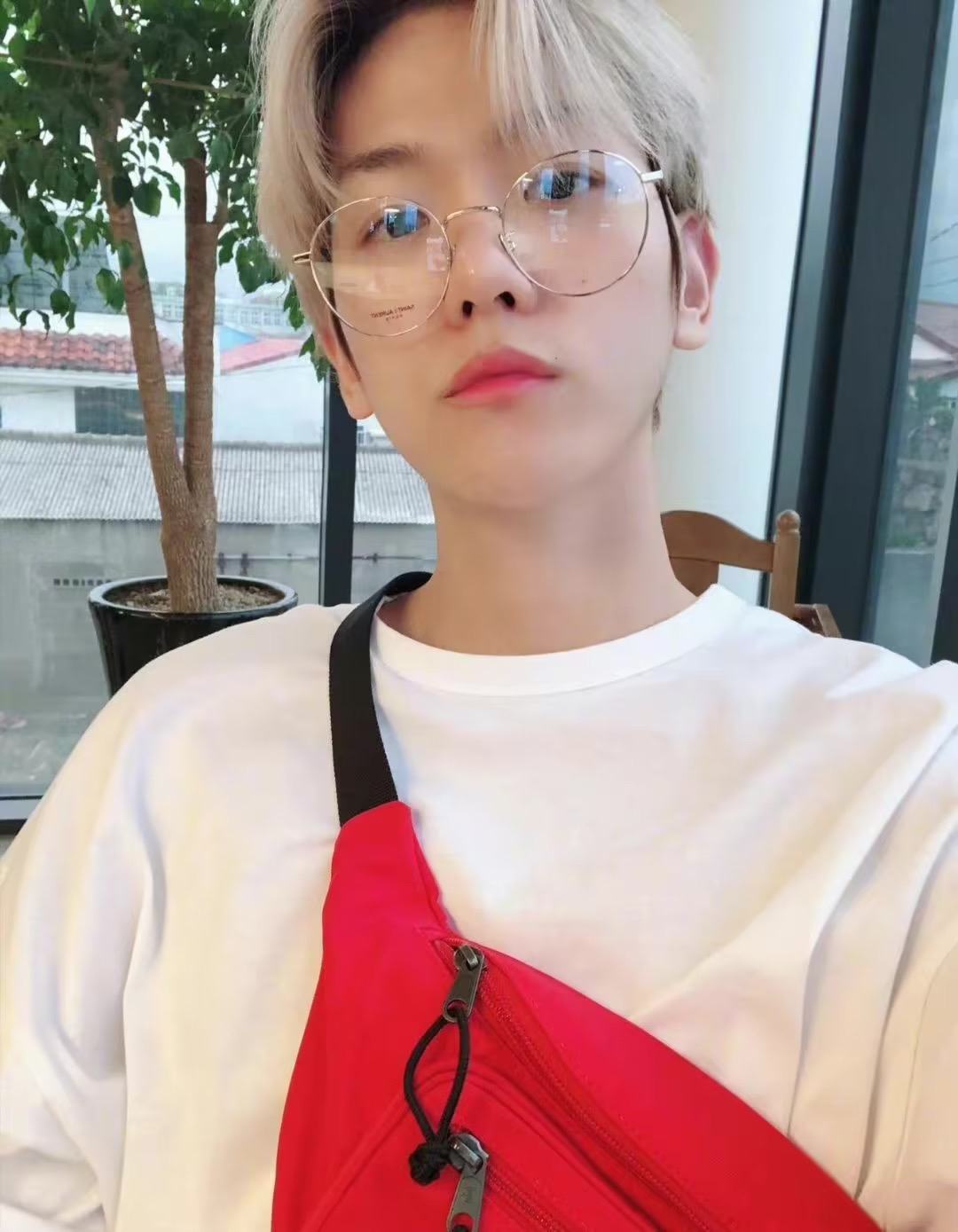 美女高雅造型_美女自拍