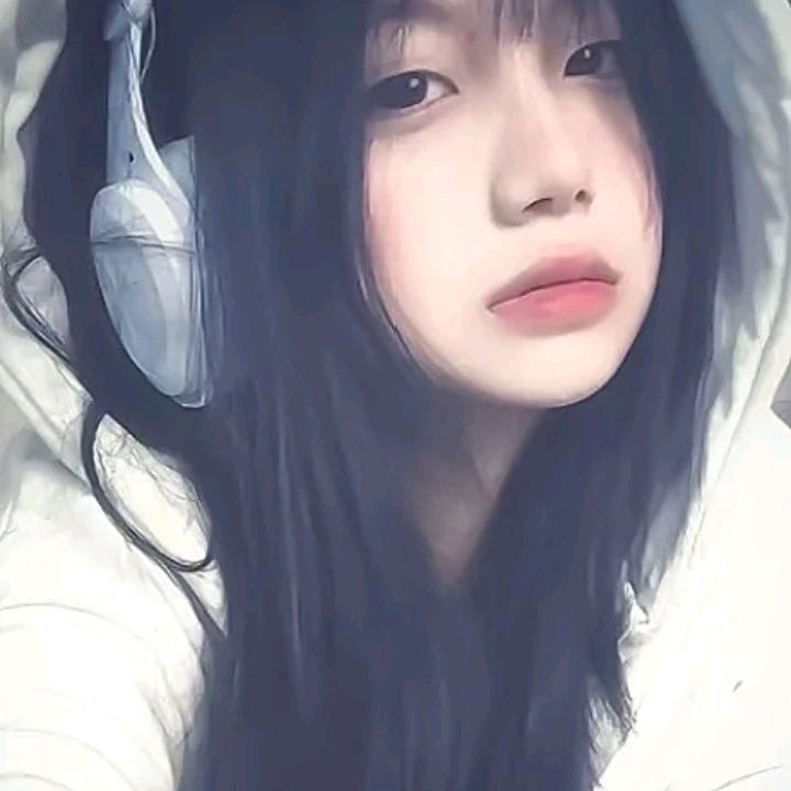 美女头像真人版好看_美女自拍
