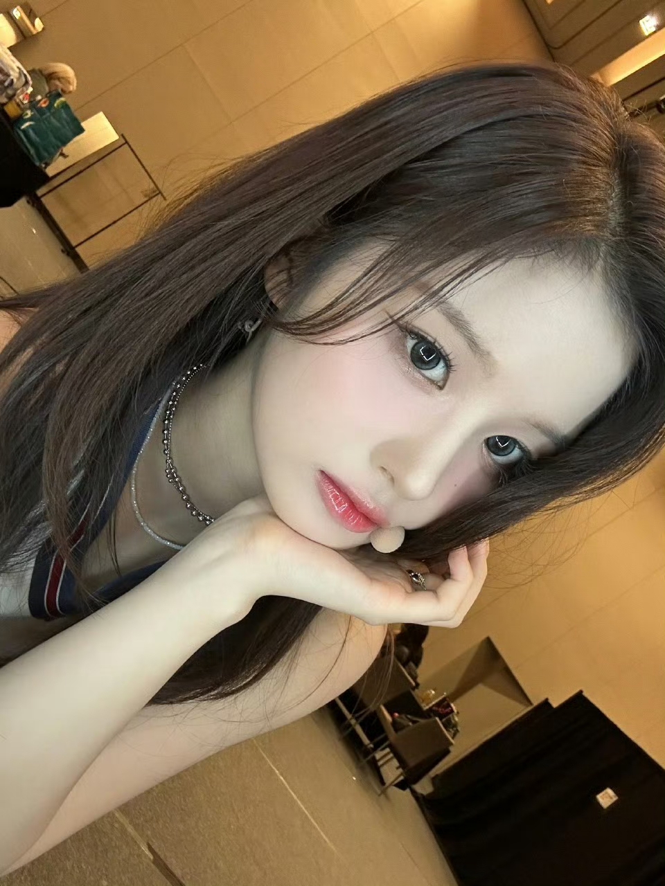 美女图片微信头像真人背影_美女图片微信头像侧脸