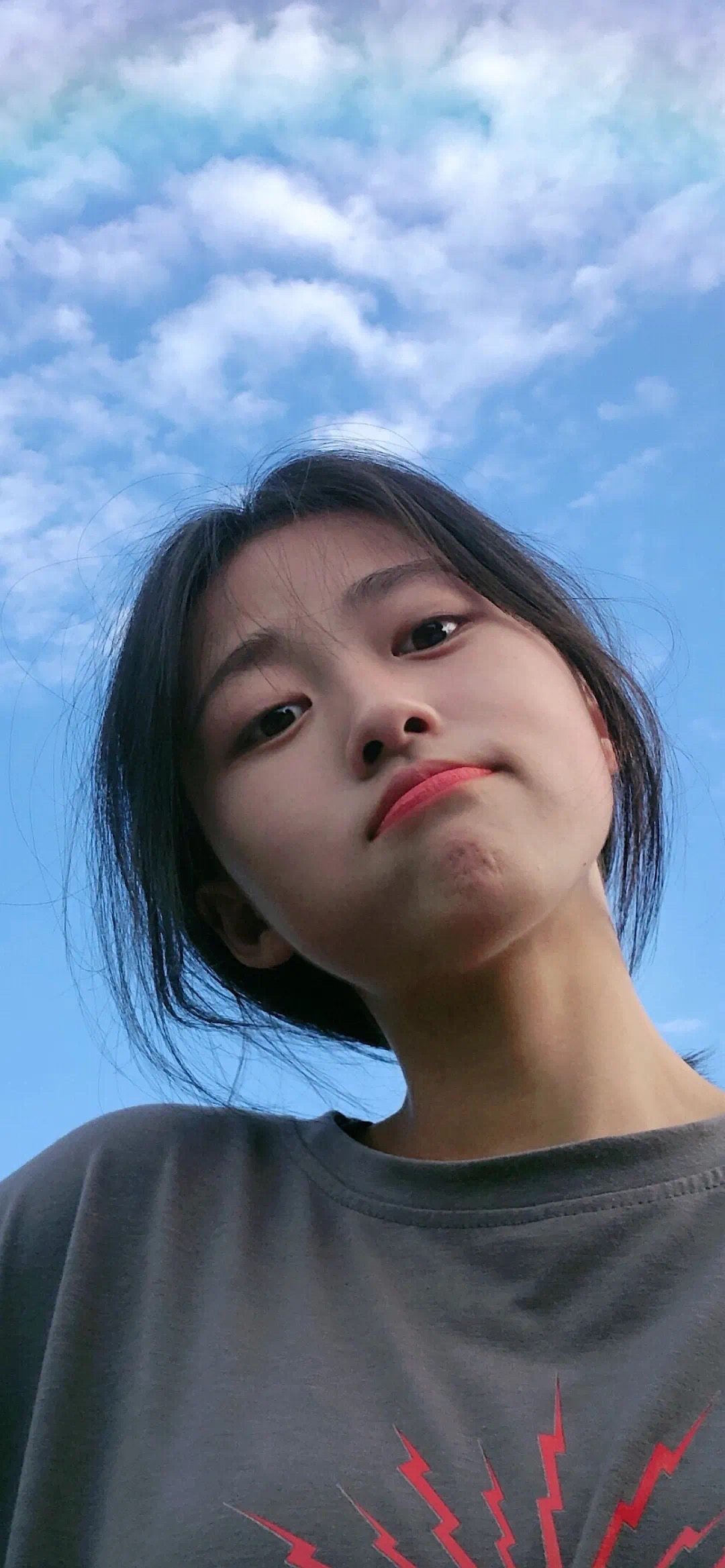 美女头像真人很吸引人_美女头像照片