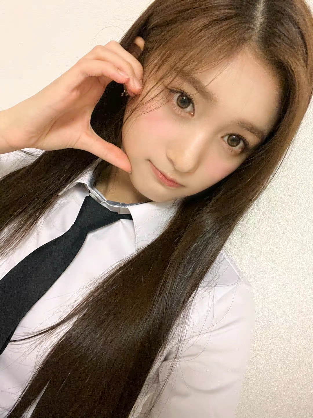 美女壁纸手机壁纸高清_美女头像真人氛围感