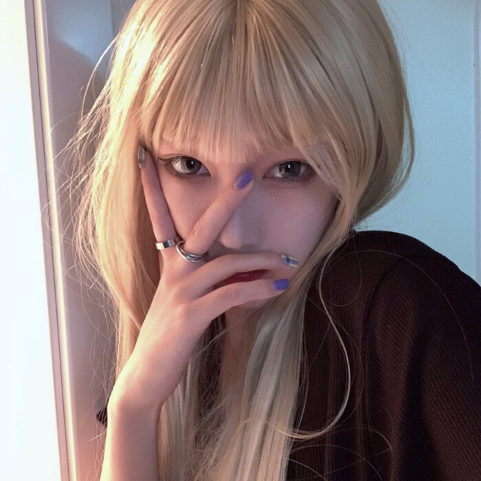 美女照片背影侧面_美女头像真人