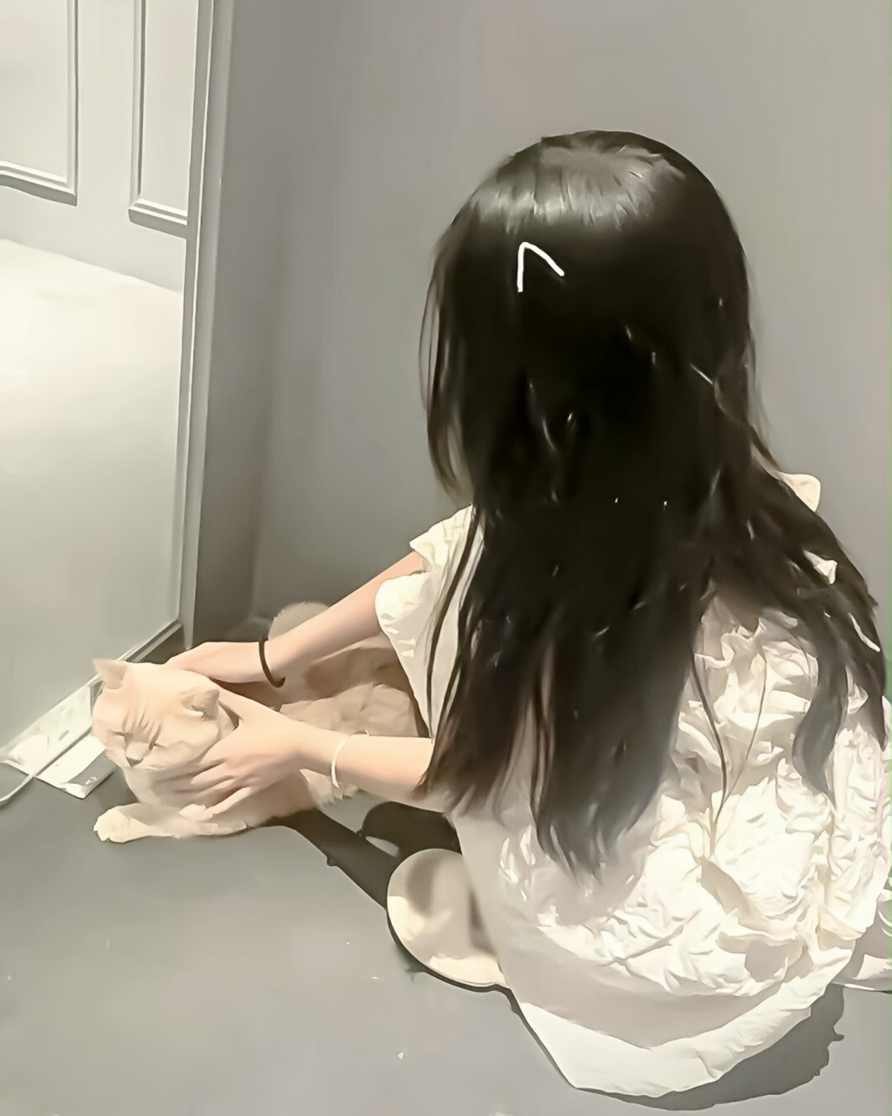 美女壁纸_美女头像甜美背影