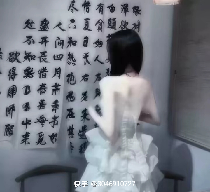 美女照片侧脸好看头像_美女照片性格