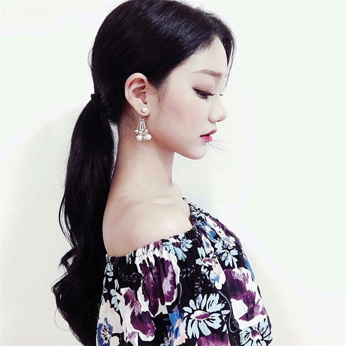 美女高雅造型_美女照片