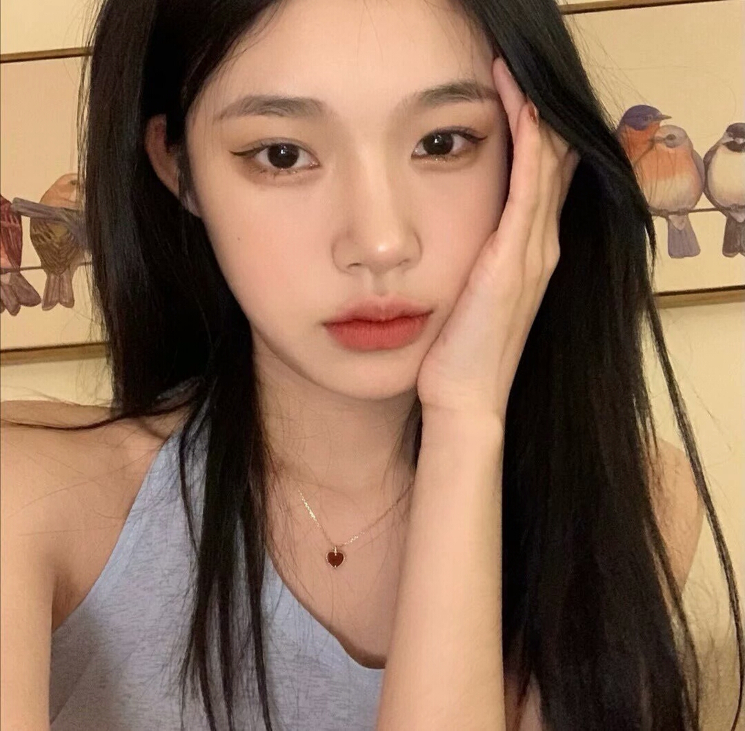 美女壁纸风景_美女头像甜美